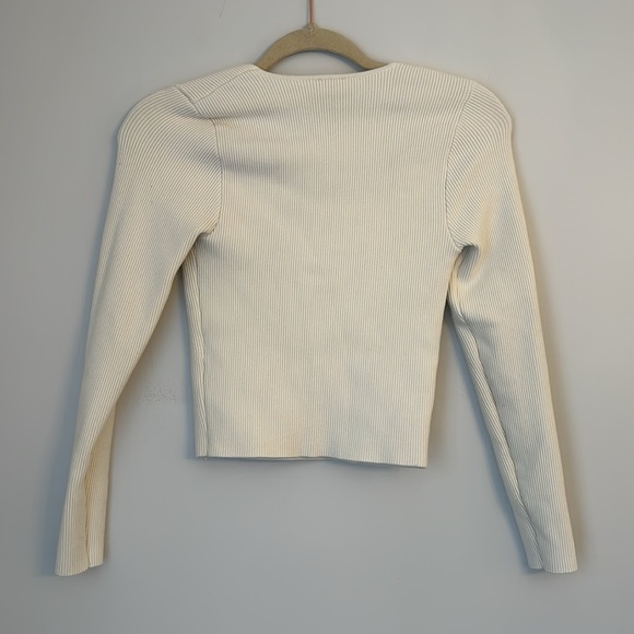 Abercrombie & Fitch Cream Ribbed Cropped Sweetheart Neckline Sweater Size Medium - Picture 5 of 6